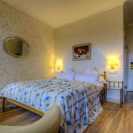 Kurpark Hotel 4*