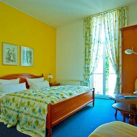 Hotel Kurpark 4*