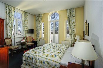 Hotel Kurpark 4*