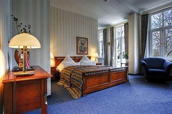 Hotel Kurparkhotel Warnemuende 4*